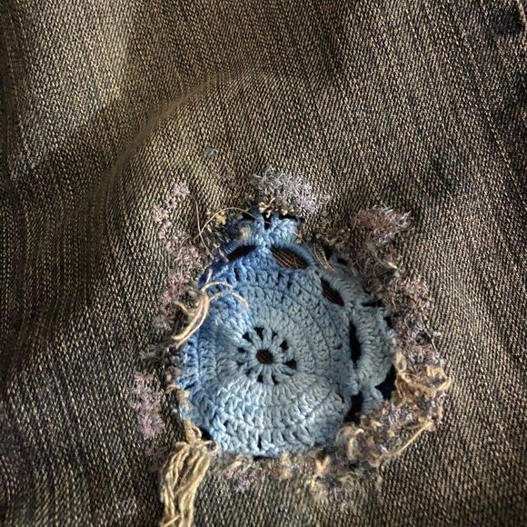 Lucky Brand Women’s Wearable art Jeans Sz 8 - Picture 8 of 10